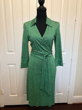 Vintage Diane Von Furstenberg Green Heart Print Silk Wrap Dress